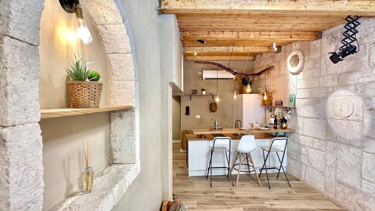 Boutique Apartment In Heart Of Haifa Exterior foto