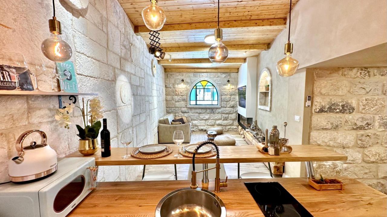 Boutique Apartment In Heart Of Haifa Exterior foto
